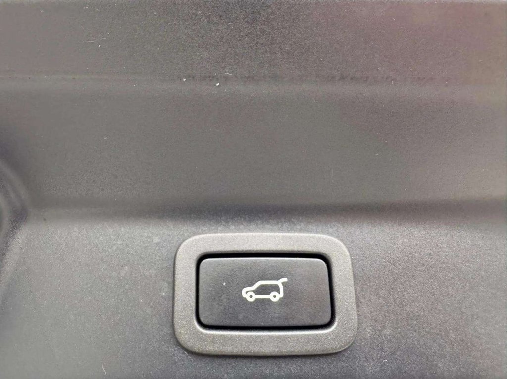 Used Jaguar F-Pace 2016 for sale - 76558740: Photo 21