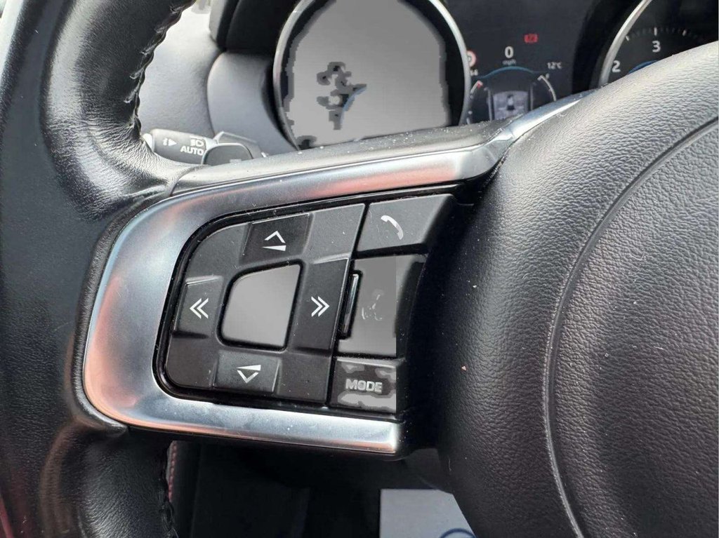 Used Jaguar F-Pace 2016 for sale - 76558740: Photo 41