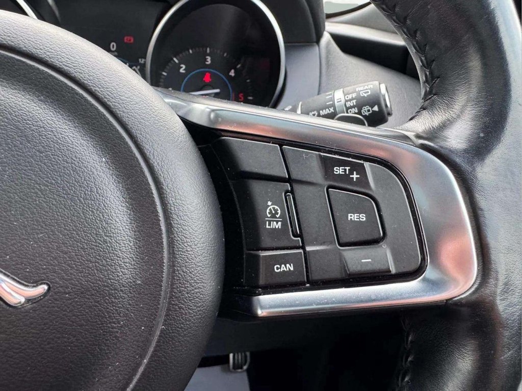 Used Jaguar F-Pace 2016 for sale - 76558740: Photo 42