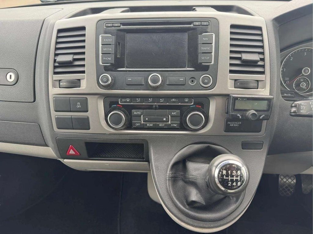 Used Volkswagen Transporter Shuttle 2014 for sale - 76685989: Photo 15