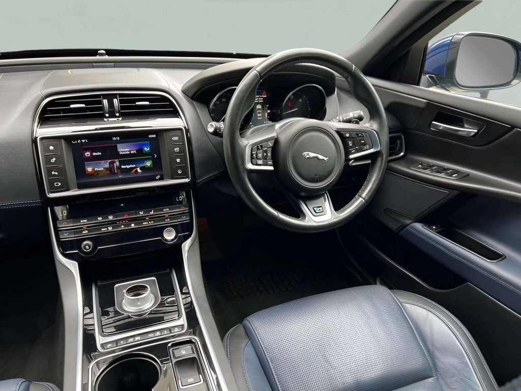 Used Jaguar XE 2017 for sale - 76717169: Photo 3