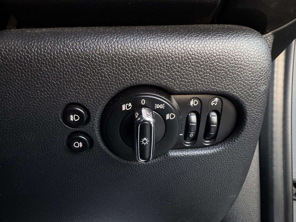 Used MINI Hatch 2019 for sale - 77952701: Photo 41