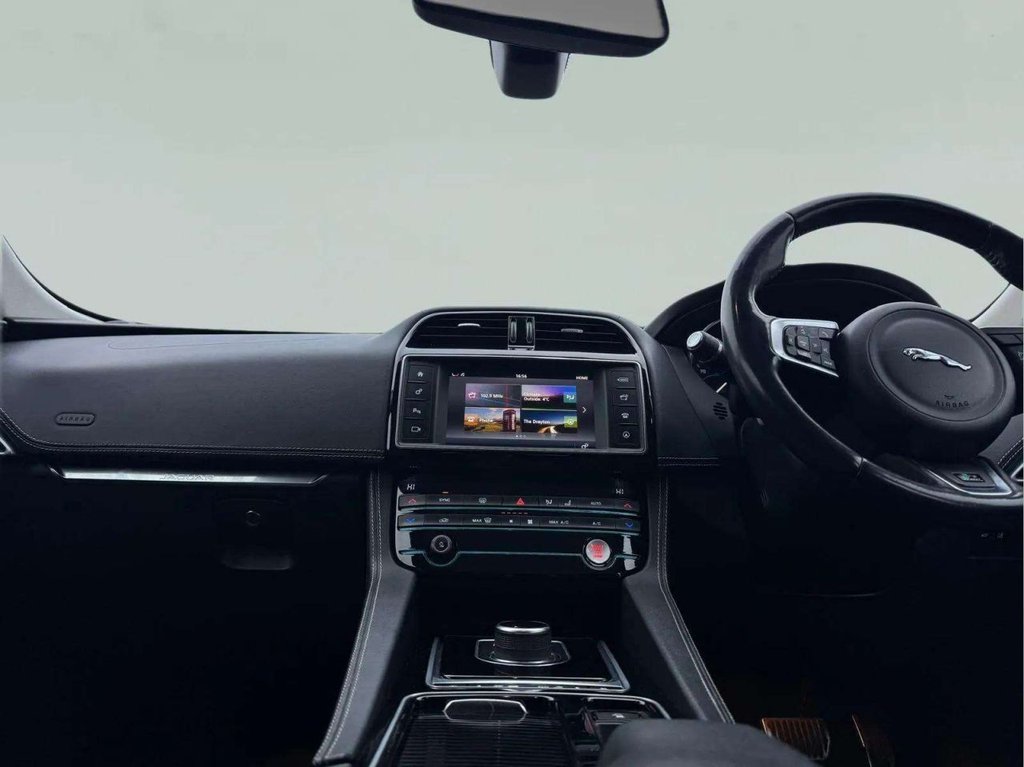 Used Jaguar F-Pace 2017 for sale - 77534144: Photo 37