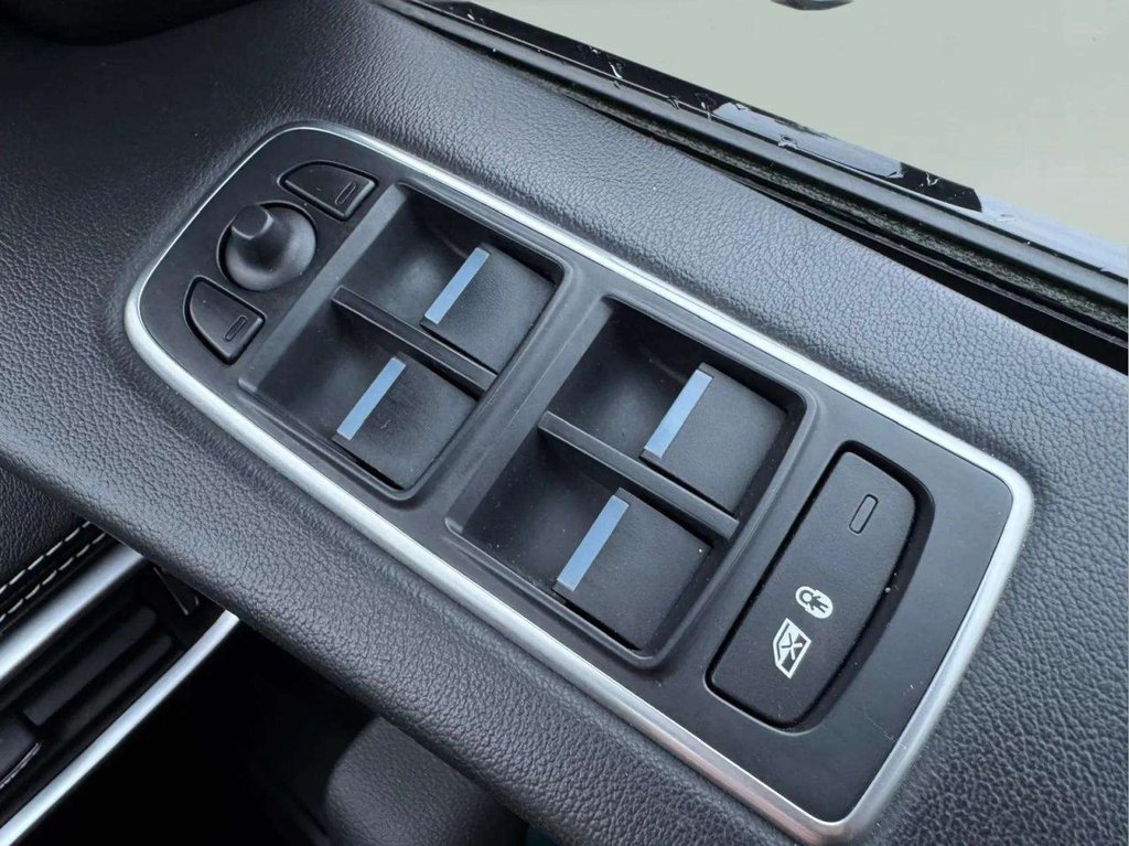 Used Jaguar F-Pace 2017 for sale - 77534144: Photo 47