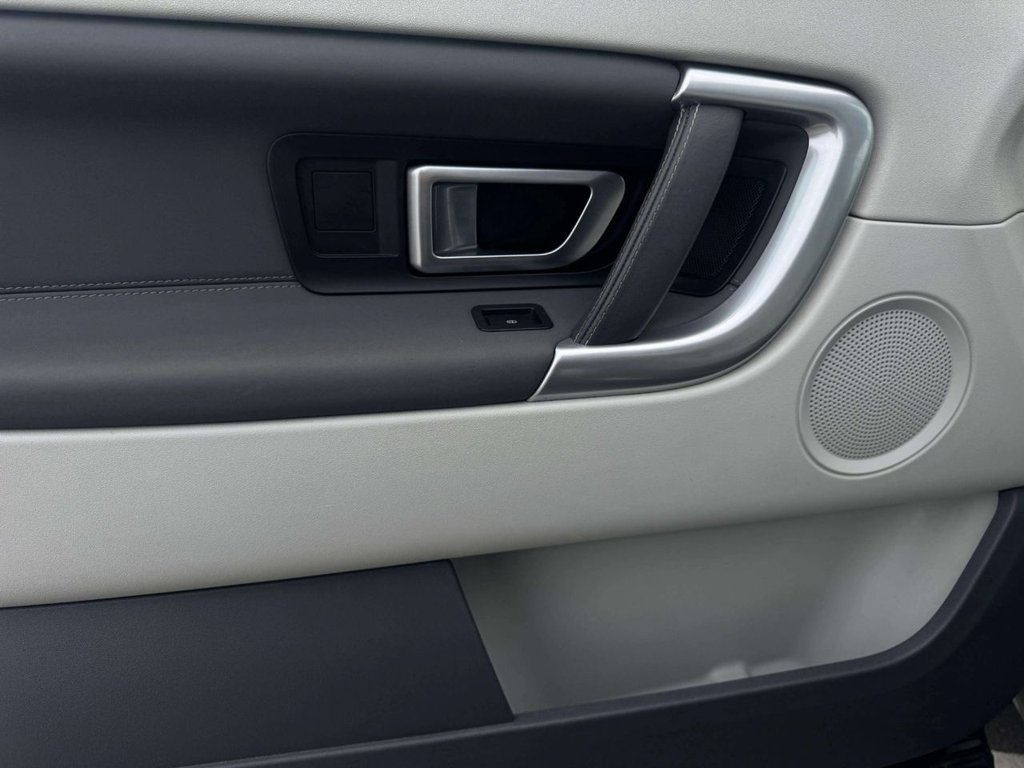 Used Land Rover Discovery Sport 2015 for sale - 77384198: Photo 15