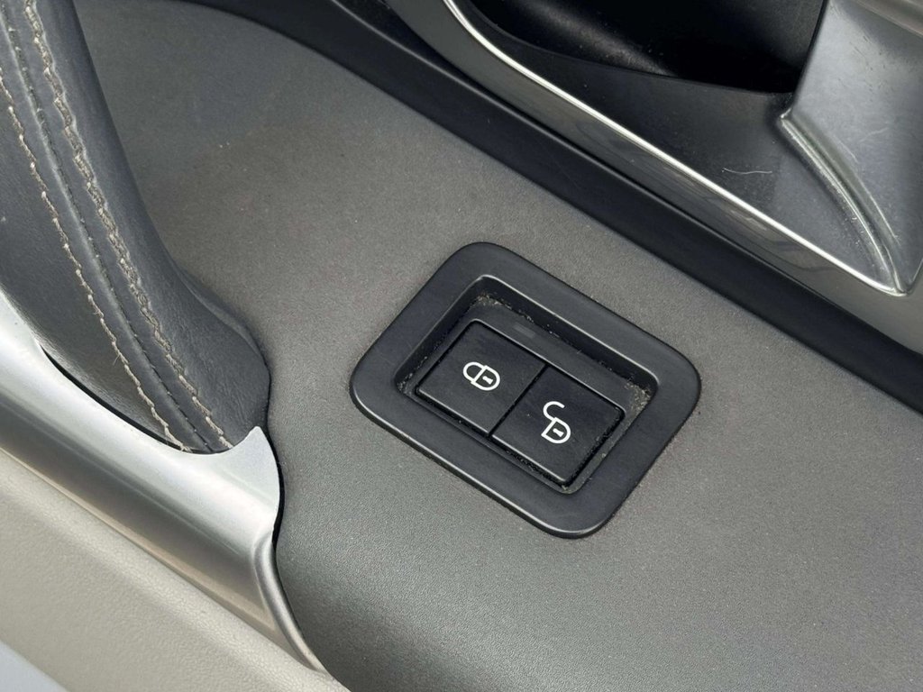 Used Land Rover Discovery Sport 2015 for sale - 77384198: Photo 40