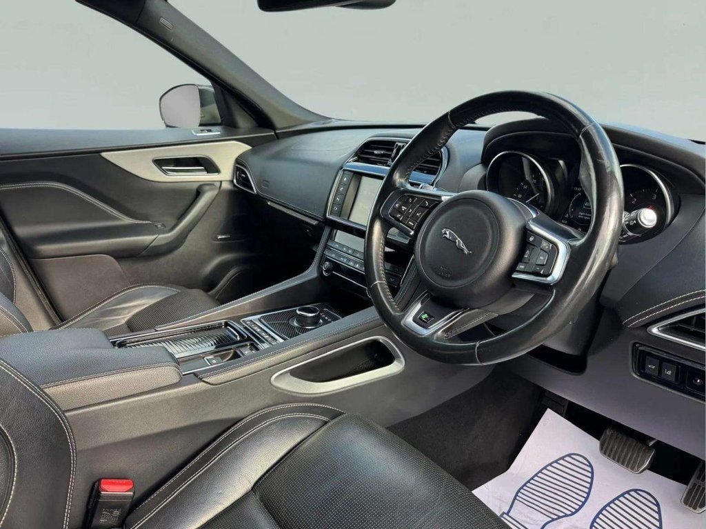 Used Jaguar F-Pace 2018 for sale - 76670642: Photo 11