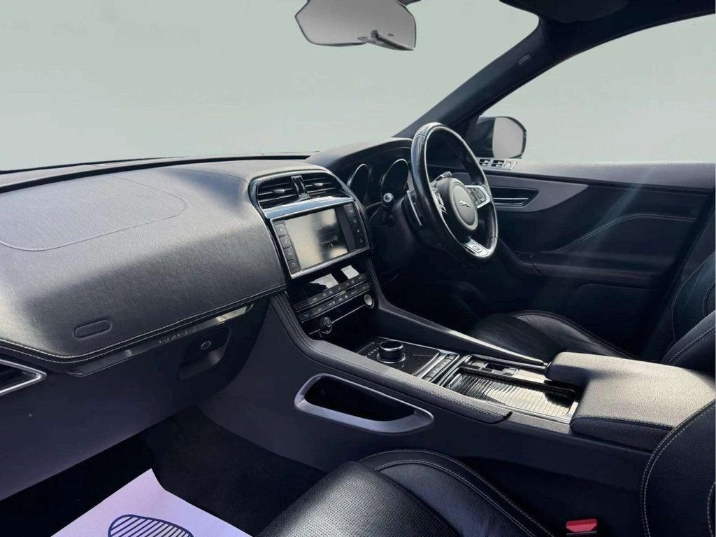 Used Jaguar F-Pace 2018 for sale - 76670642: Photo 13