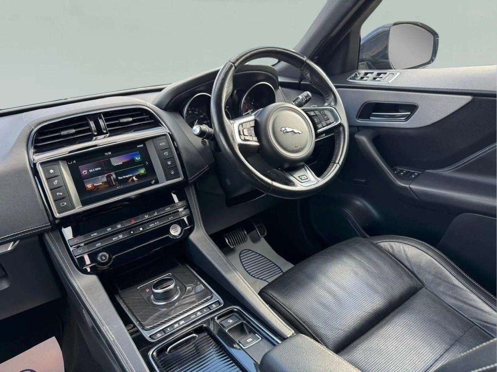 Used Jaguar F-Pace 2018 for sale - 76670642: Photo 3