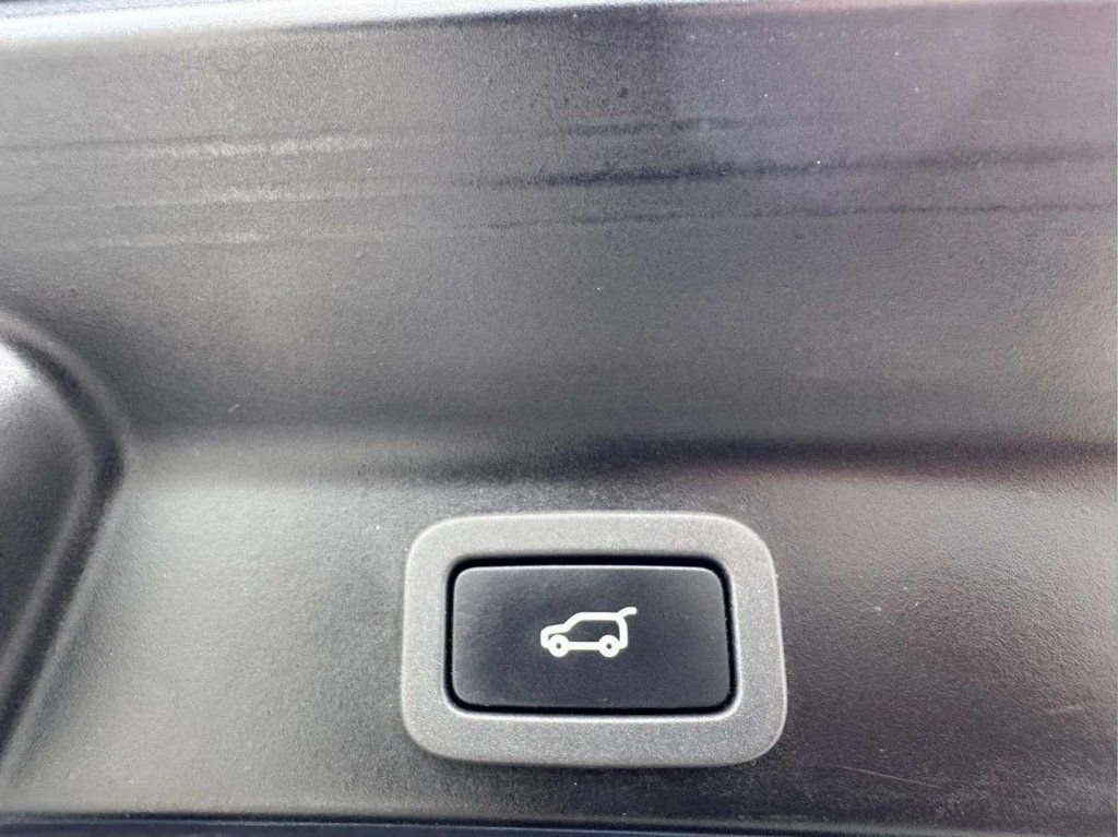 Used Jaguar F-Pace 2018 for sale - 76670642: Photo 32