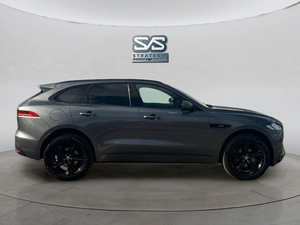 Used Jaguar F-Pace 2018 for sale - 76670642: Photo 4