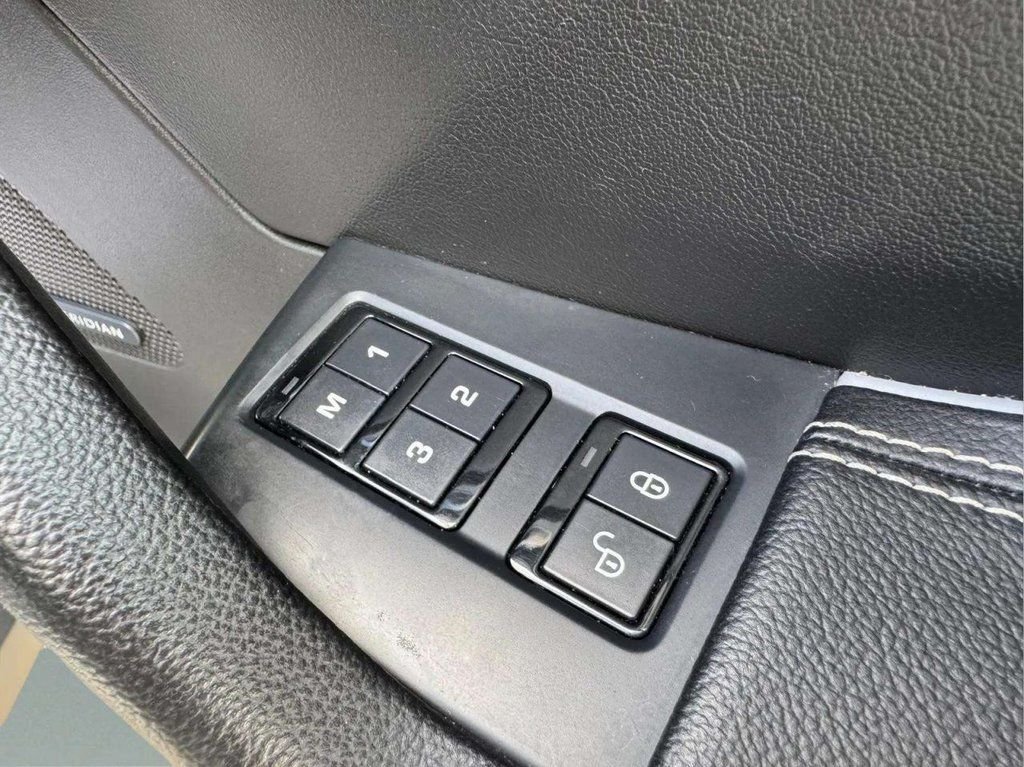 Used Jaguar F-Pace 2018 for sale - 76670642: Photo 44