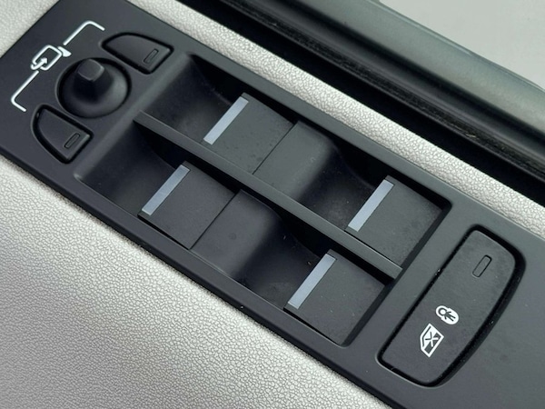 Used Land Rover Discovery Sport 2015 for sale - 75642666: Photo 36