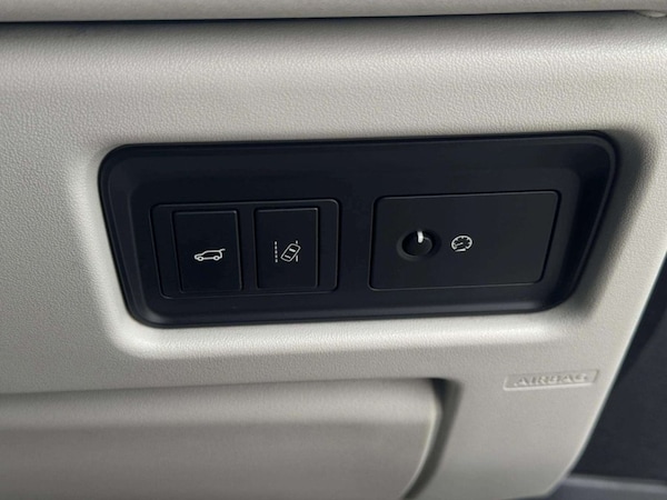 Used Land Rover Discovery Sport 2015 for sale - 75642666: Photo 42