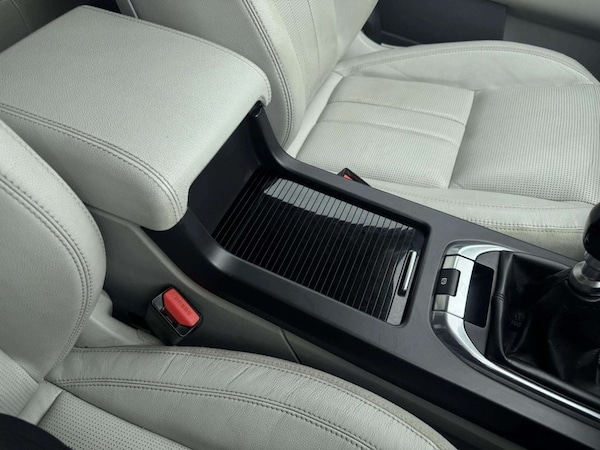 Used Land Rover Discovery Sport 2015 for sale - 75642666: Photo 50