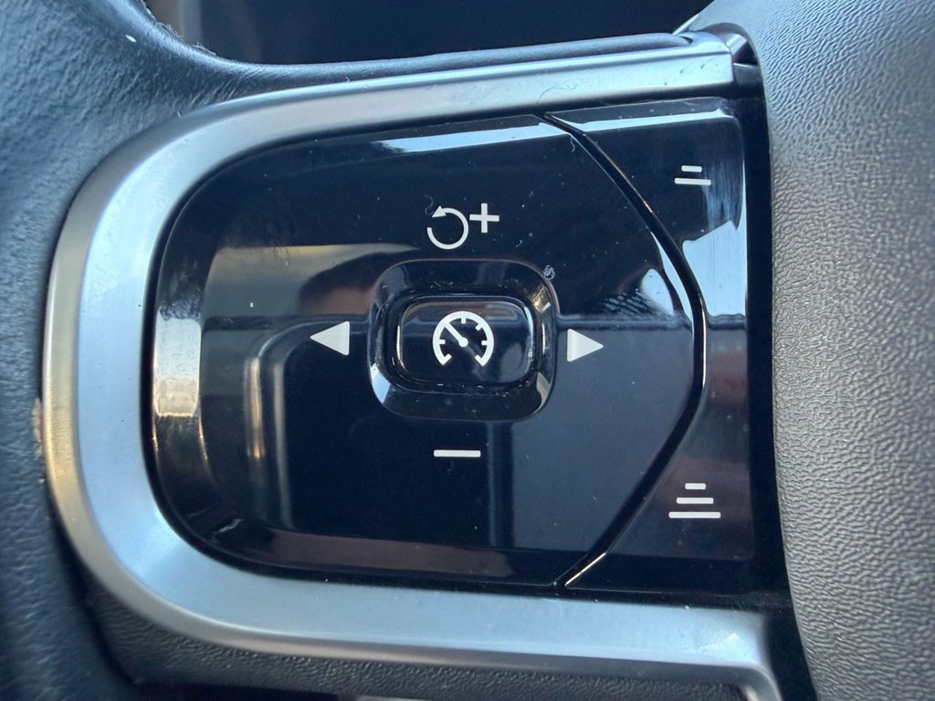 Used Volvo V90 Cross Country 2017 for sale - 76376316: Photo 33