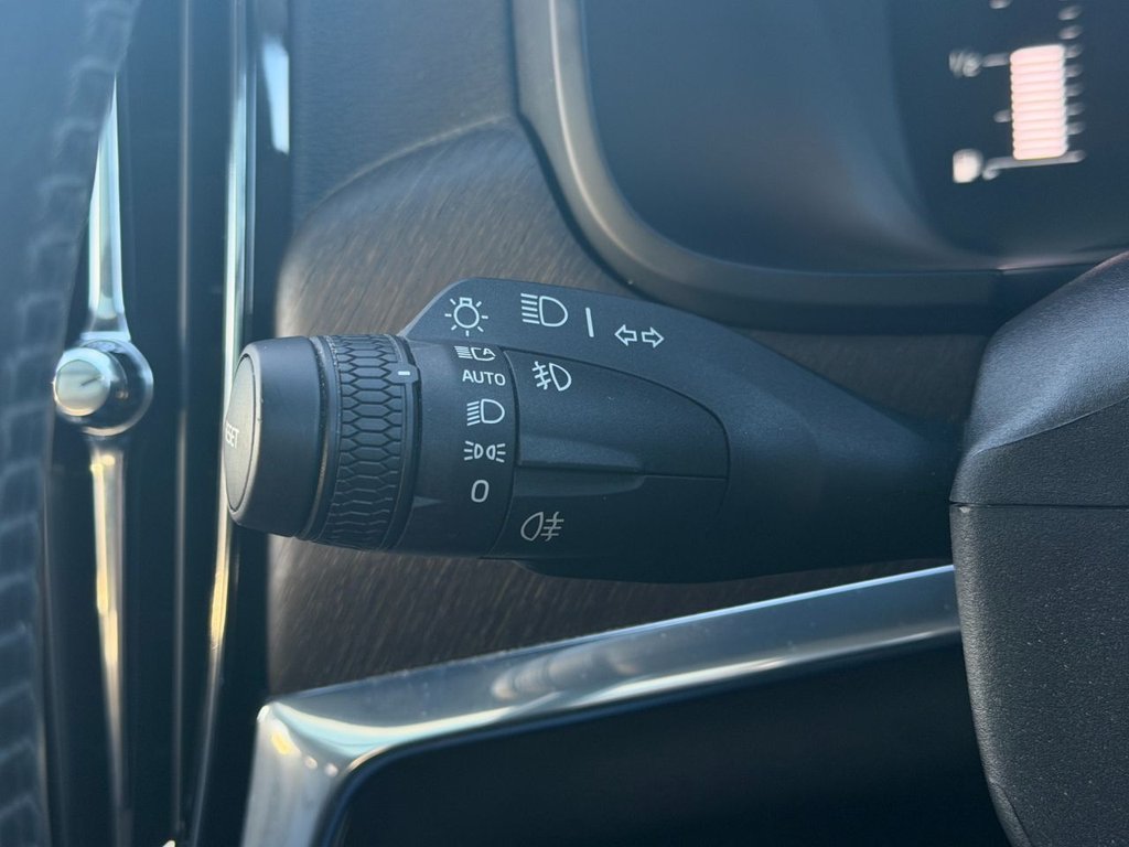 Used Volvo V90 Cross Country 2017 for sale - 76376316: Photo 35