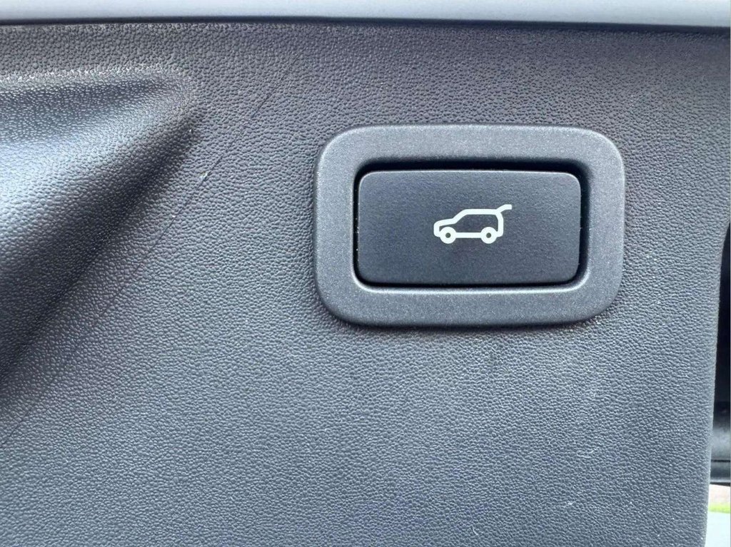 Used Land Rover Discovery Sport 2017 for sale - 76867872: Photo 14