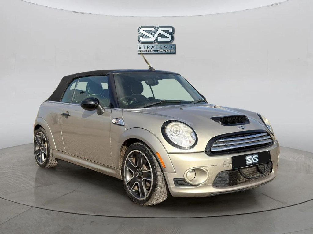 Used MINI Convertible 2009 for sale - 77667053: Photo 2
