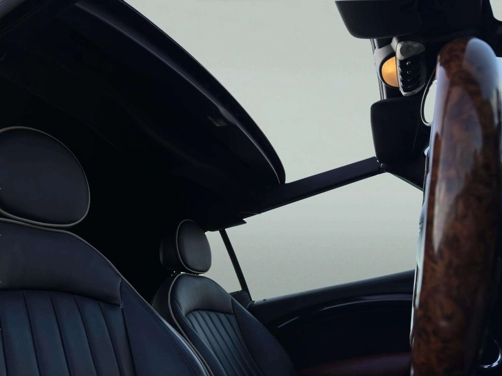 Used MINI Convertible 2009 for sale - 77667053: Photo 30