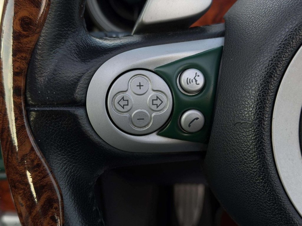 Used MINI Convertible 2009 for sale - 77667053: Photo 32