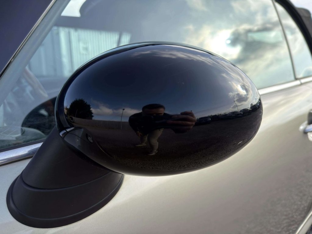 Used MINI Convertible 2009 for sale - 77667053: Photo 49