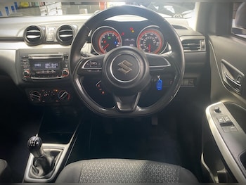 Used Suzuki Swift 2018 for sale - 75028612: Photo