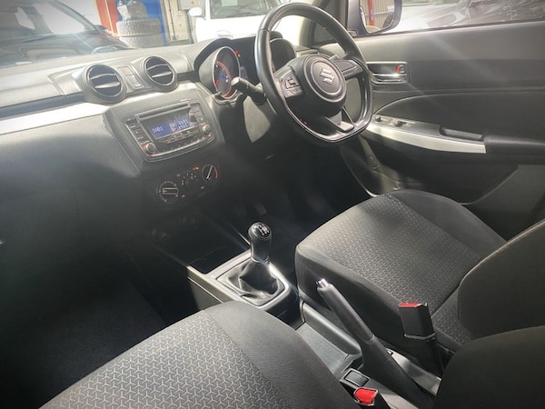 Used Suzuki Swift 2018 for sale - 75028612: Photo 5