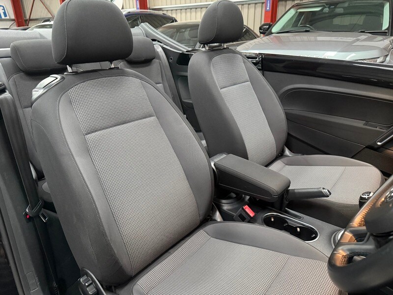 Used Volkswagen Beetle 2014 for sale - 76256910: Photo 11