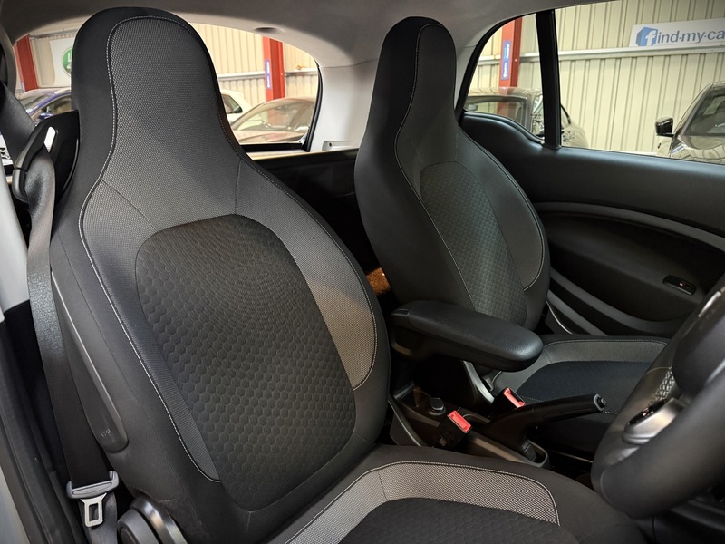 Used smart fortwo 2023 for sale - 76665907: Photo 11