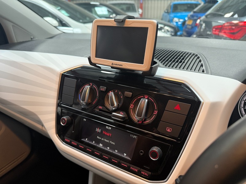 Used Volkswagen up! 2018 for sale - 77668147: Photo 8