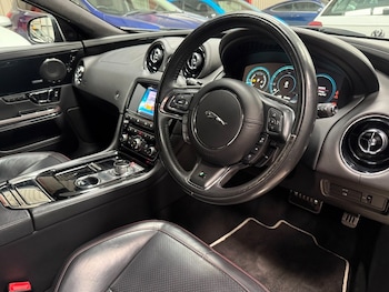 Used Jaguar XJ 2017 for sale - 76334174: Photo