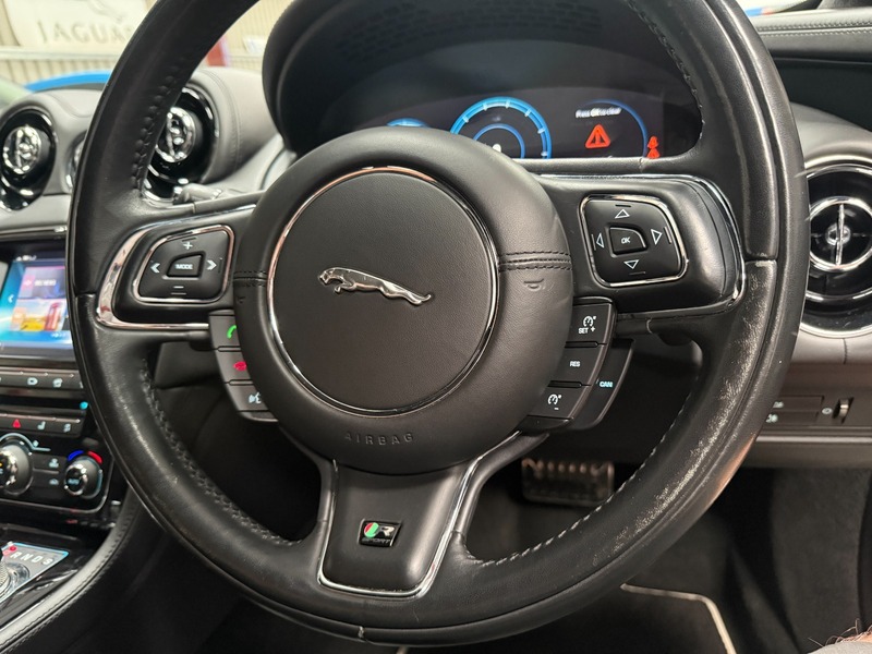 Used Jaguar XJ 2017 for sale - 76334174: Photo 6