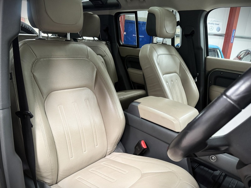 Used Land Rover Defender 2020 for sale - 76520875: Photo 10