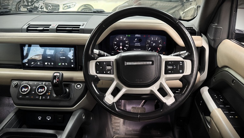 Used Land Rover Defender 2020 for sale - 76520875: Photo 4