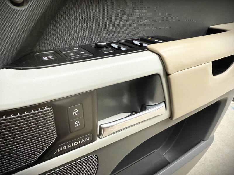 Used Land Rover Defender 2020 for sale - 76520875: Photo 9