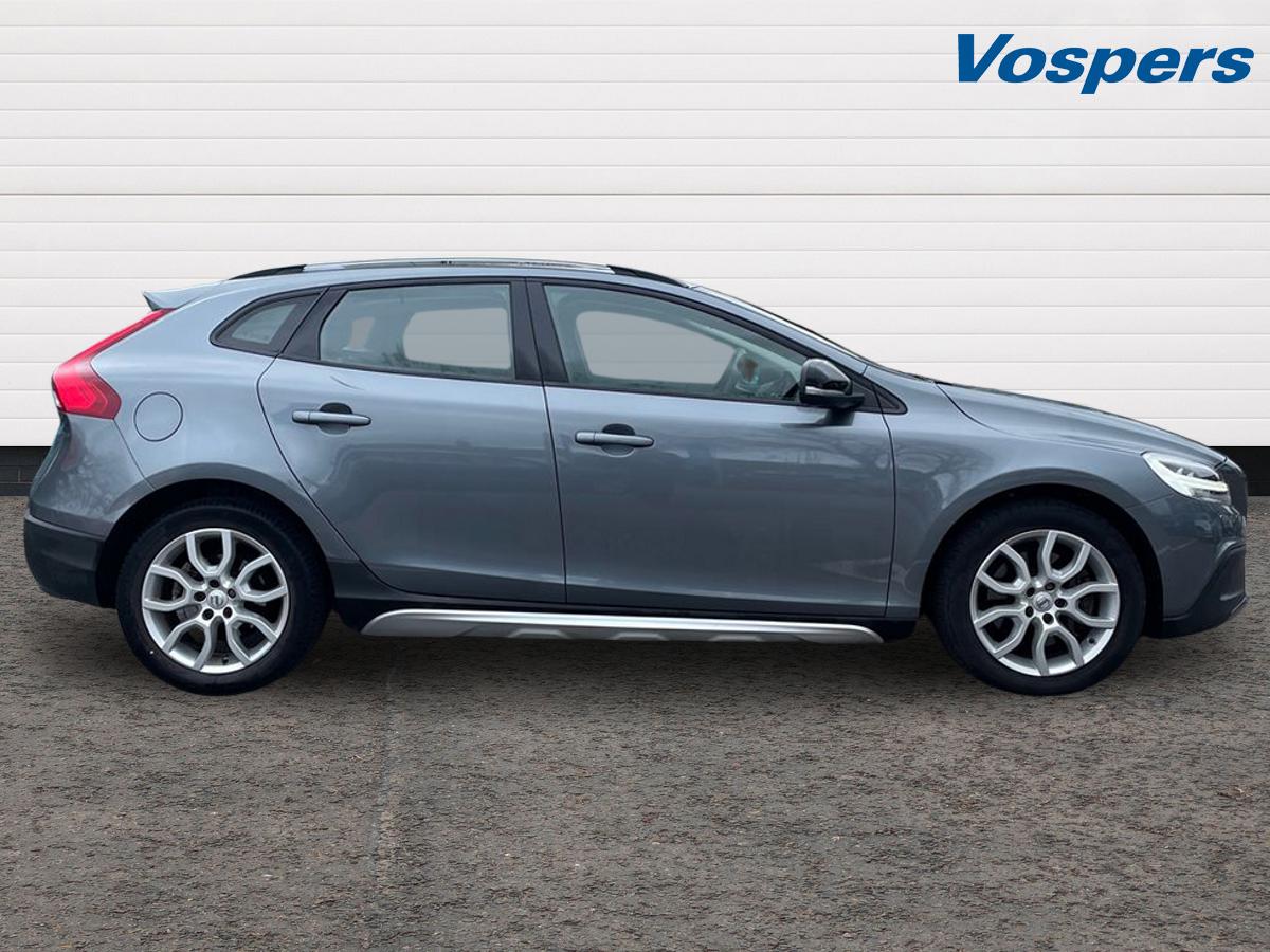 Used Volvo V40 2018 for sale - 77685813: Photo 10