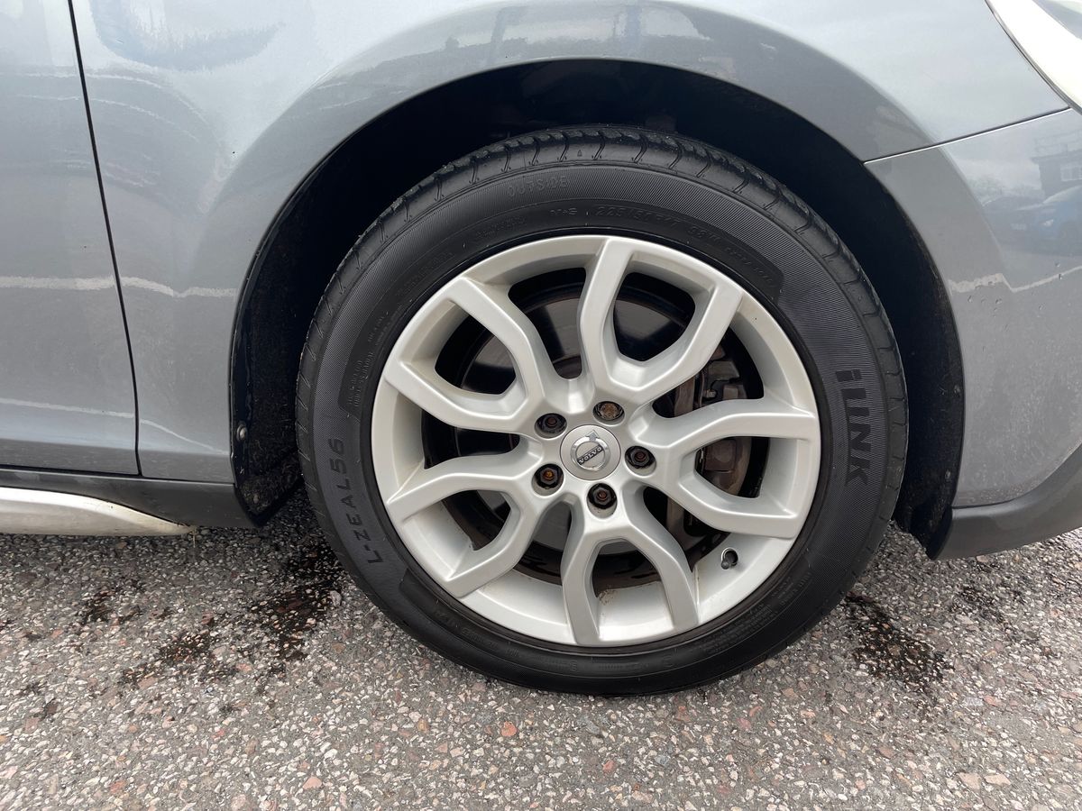 Used Volvo V40 2018 for sale - 77685813: Photo 14