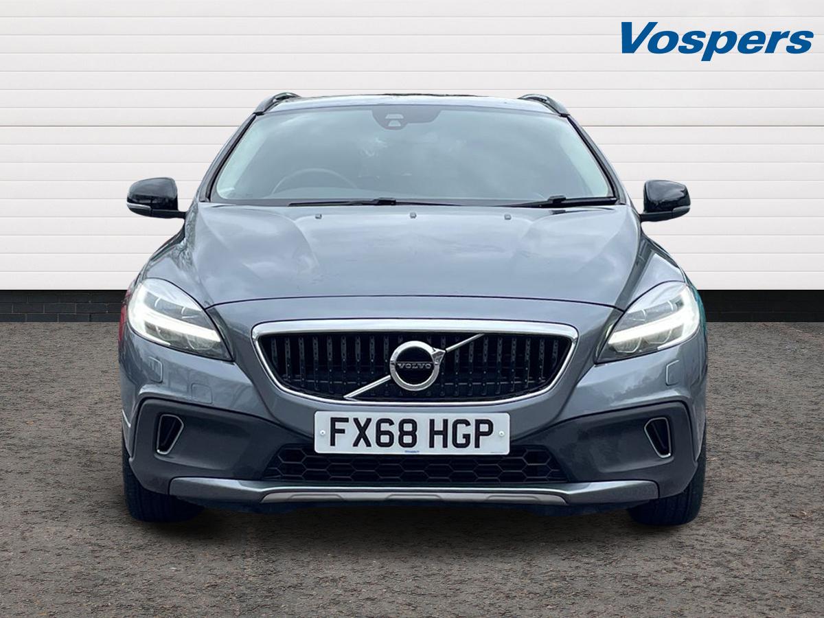 Used Volvo V40 2018 for sale - 77685813: Photo 2