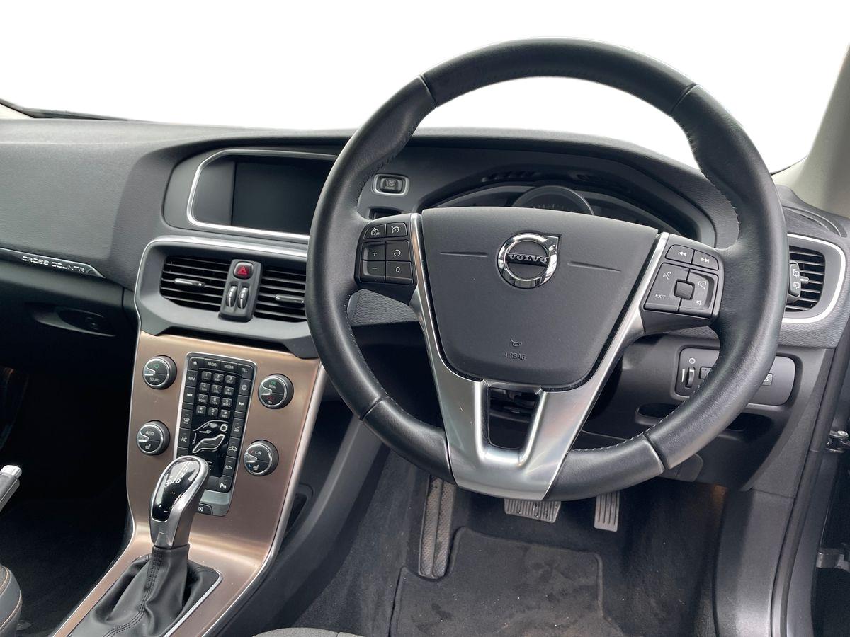 Used Volvo V40 2018 for sale - 77685813: Photo 21