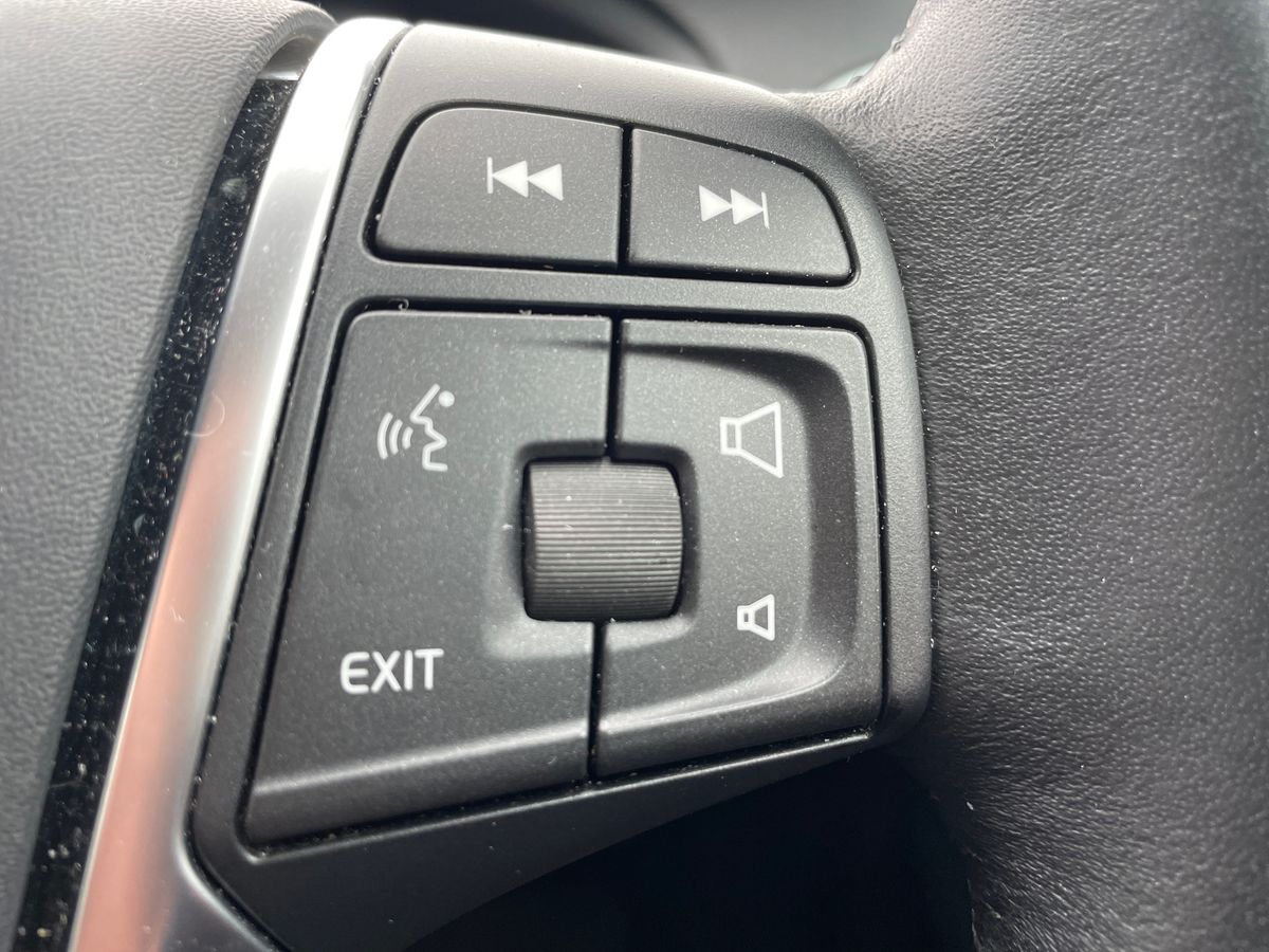 Used Volvo V40 2018 for sale - 77685813: Photo 37