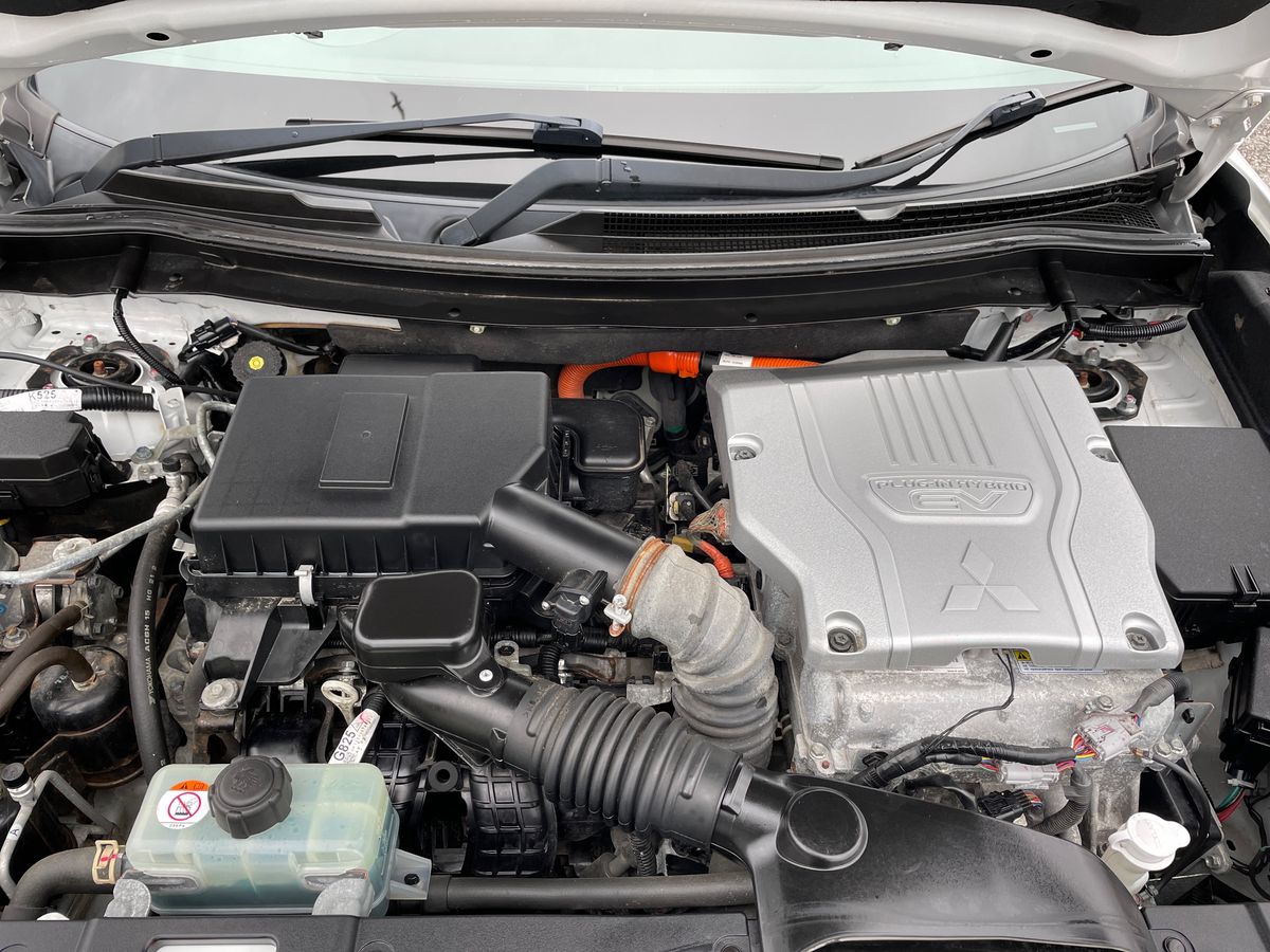 Used Mitsubishi Outlander 2018 for sale - 77492621: Photo 33