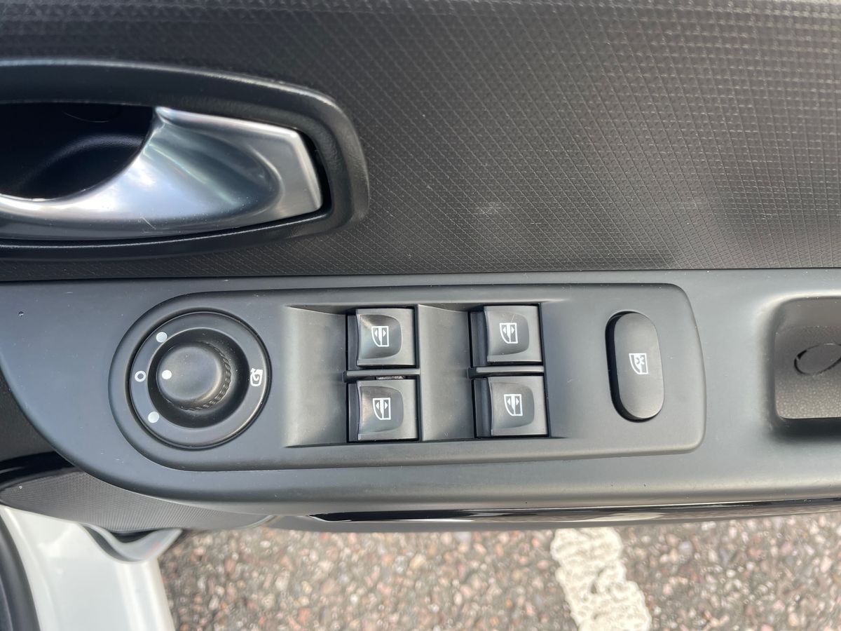 Used Renault Clio 2016 for sale - 77050893: Photo 24