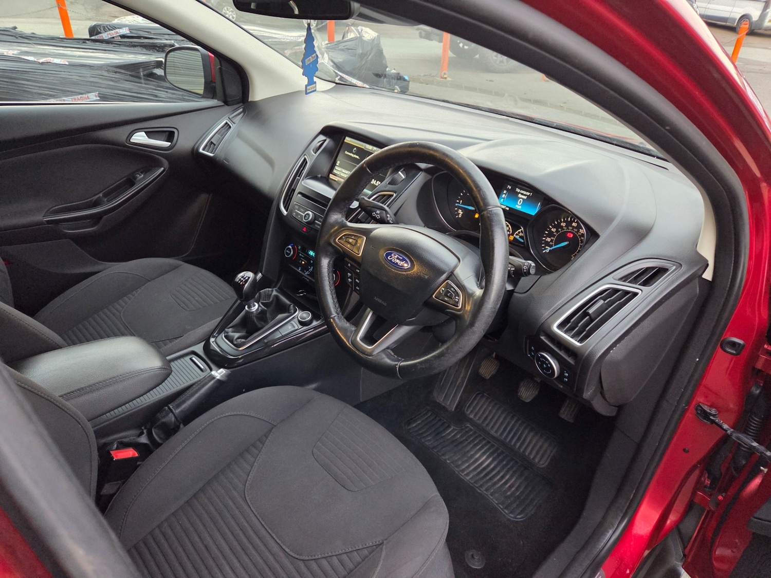 Used Ford Focus 2015 for sale - 77318578: Photo 11