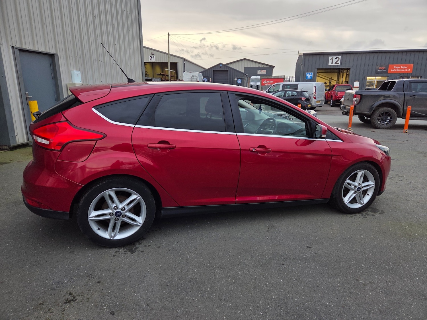 Used Ford Focus 2015 for sale - 77318578: Photo 2