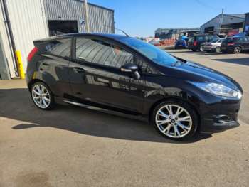 Used Ford Fiesta 2016 for sale - 74062220: Photo