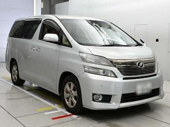 Used Toyota Vellfire 2014 for sale - 77368829: Photo