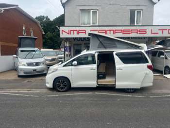 2010 - New shape 2.4 petrol auto camper pop top roof