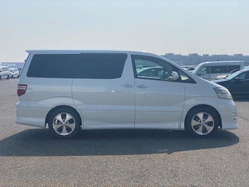 AS PLATINUM SELECTION 2.4 PETROL AUTOMATIC AIR CON LOW MILES 8 SEATER MPV