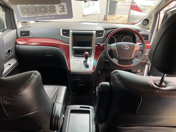 Used Toyota Alphard 2024 for sale - 75987170: Photo 19